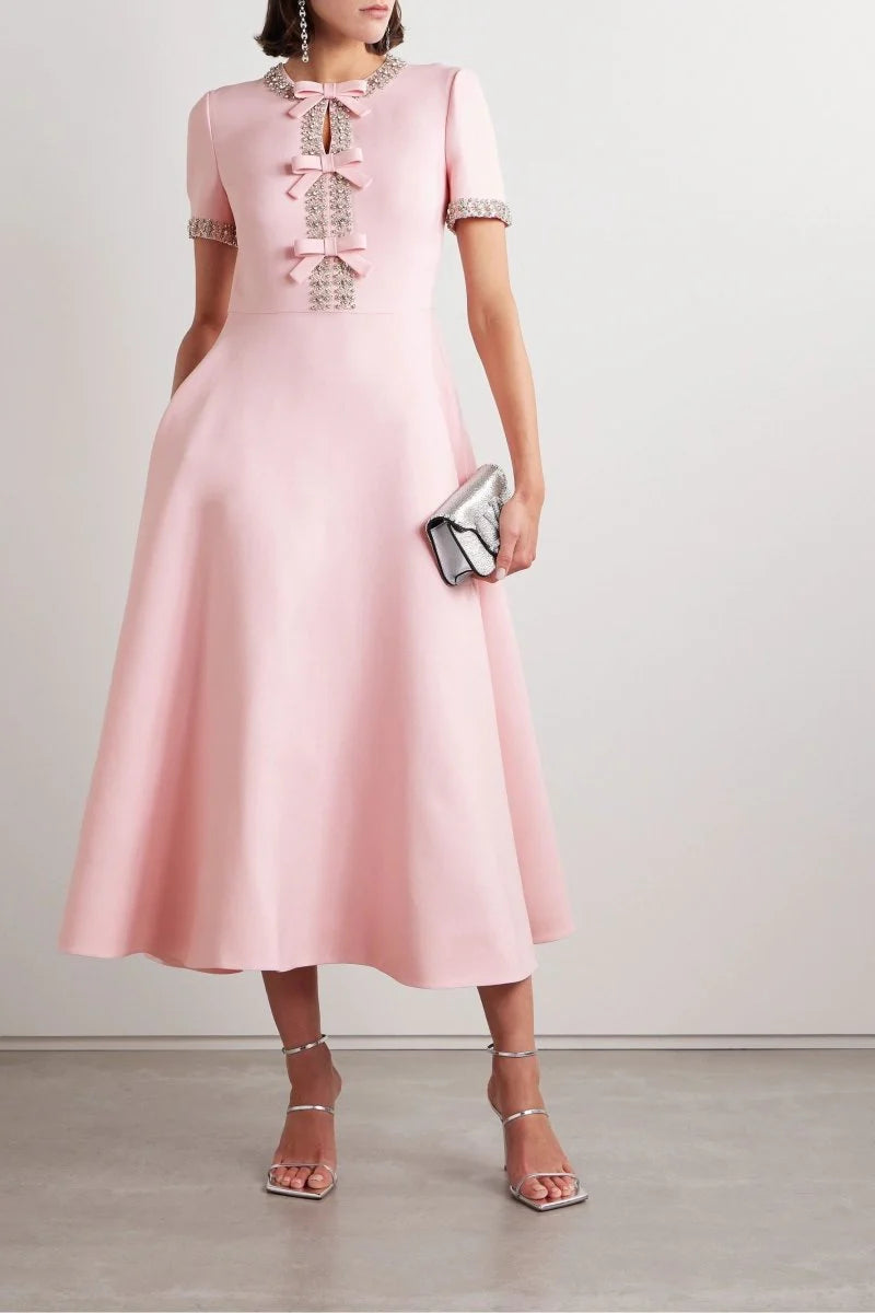 Elegant Mila - Flowy Maxi Dress for All Occasions